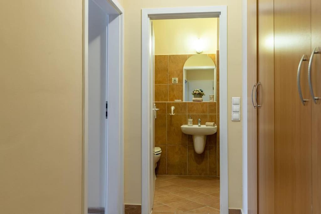 Free Parking Apartment